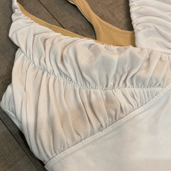 ⭐️ 2 for $10 OR $7 each ⭐️ Lululemon White ruched/cris-cross tank* US XS/US 3/4 - Picture 3 of 7